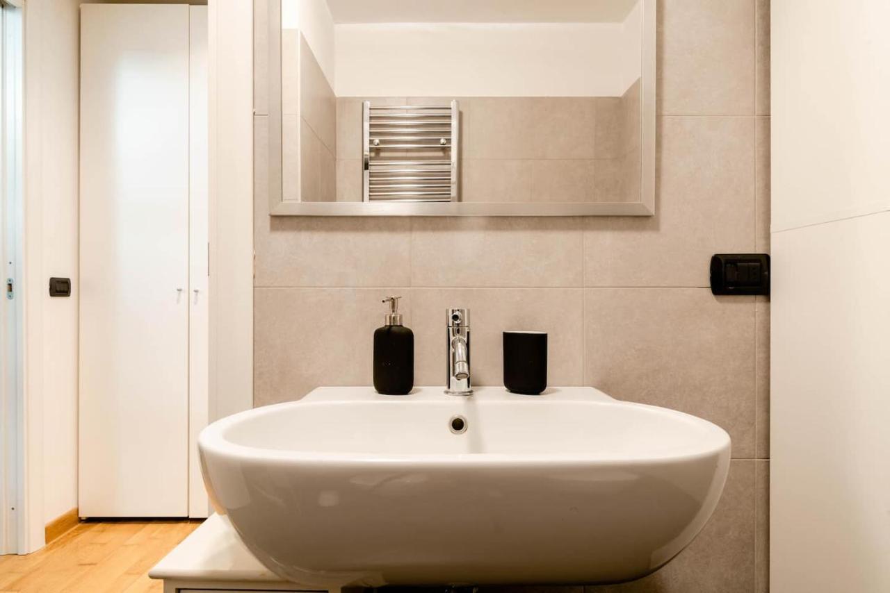 Central Studio Apartment - 24H Self Checkin ミラノ エクステリア 写真